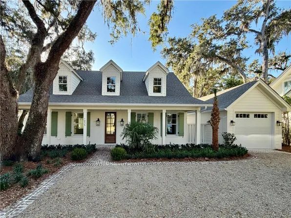 1035 Village Oaks Lane St, Simons Island, GA 31522