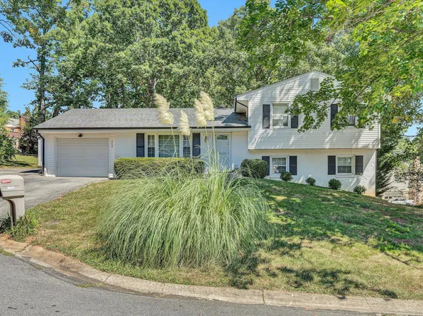 3639 Barn Swallow Cir, Roanoke, VA 24018