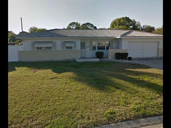 2nd image of 221 NW Monroe Cir N