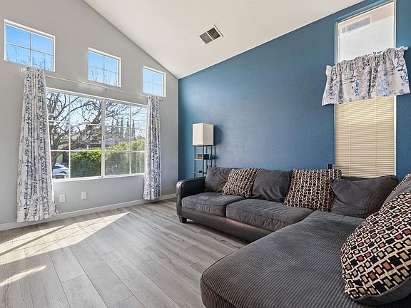 5th image of 4924 Stirrup Way
