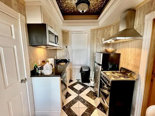 3 N Hudson St #1 — Photo 9