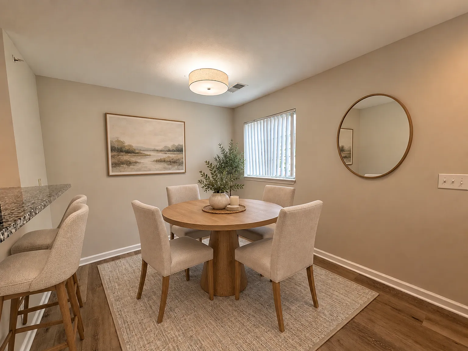 Eaglebrook Apartments — Photo 4