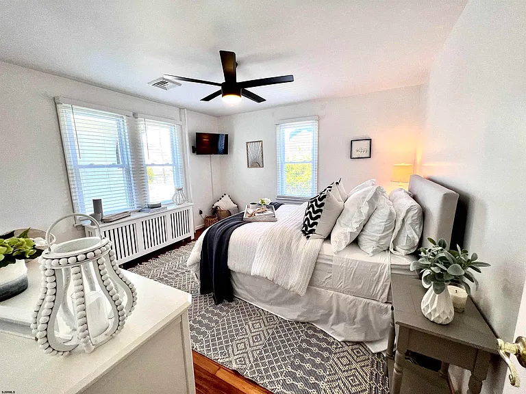 7407 Ventnor Ave — Photo 41