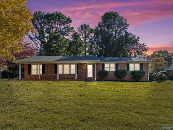 325 Spring Valley Ct SW, Huntsville, AL 35802