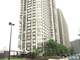 1st image of 1600 Parker Ave APT 1d