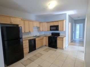 323 Concord St APT E, Manchester, NH 03104