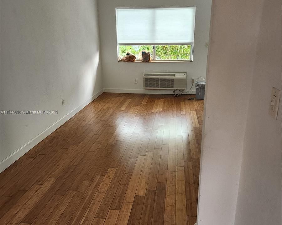 1st image of 1010 Pennsylvania Ave #16