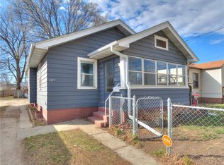 2217 E Grand Ave, Des Moines, IA 50317