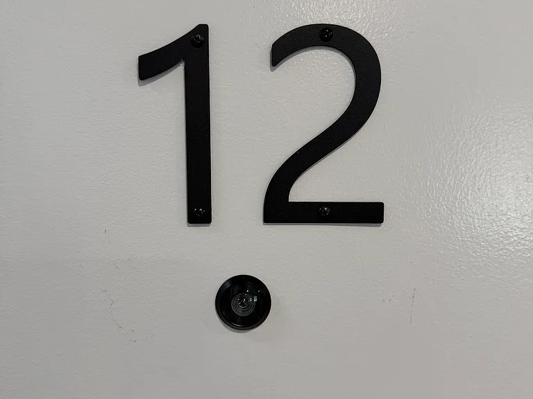 17 Collins St #12 — Photo 1