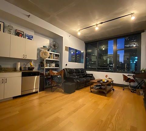 3rd image of 235 W Van Buren St Unit 4420