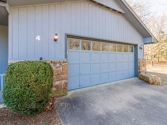 3rd image of 4 Whitwick Ln