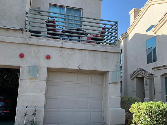 1 car garage + 1 car driveway with overlook patio