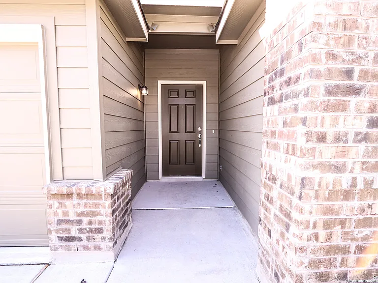 1958 Reserve Way — Photo 4
