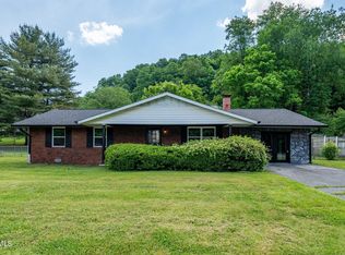 2122 Monta Clark St, Elizabethton, TN 37643