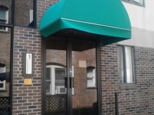 142 Van Zandt Ave, Newport, RI