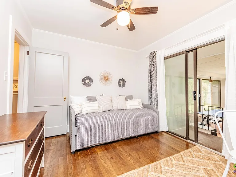 1304 Georgia Ave — Photo 13