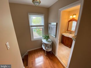 1610 Lefrak Ct, Herndon, VA 20170