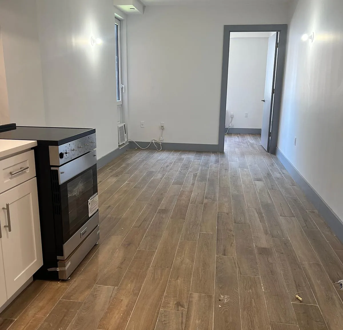 1 bed, 700 sqft, $2,762 — Photo 2