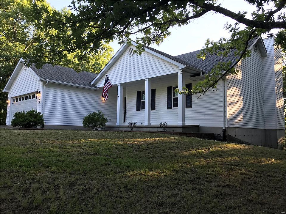 1st image of 319 Saint Pierre St