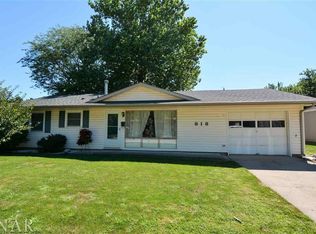 818 Mayflower Ave, Bloomington, IL