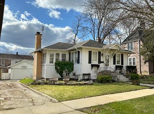 109 N 4th Ave, St Charles, IL