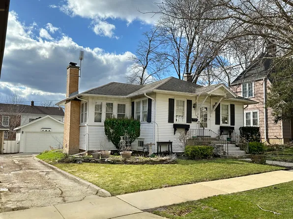 109 N 4th Ave, St Charles, IL 60174