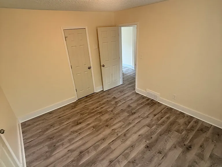 209 Highland Ave — Photo 14