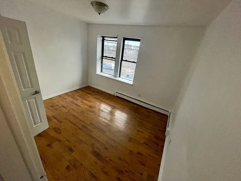 2260 Fairfield Ave #2A — Photo 5
