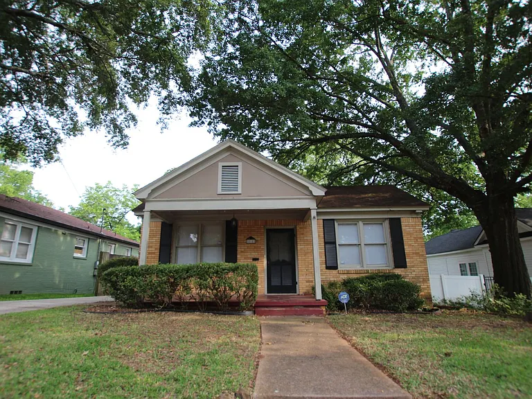 518 W Rusk St — Photo 2