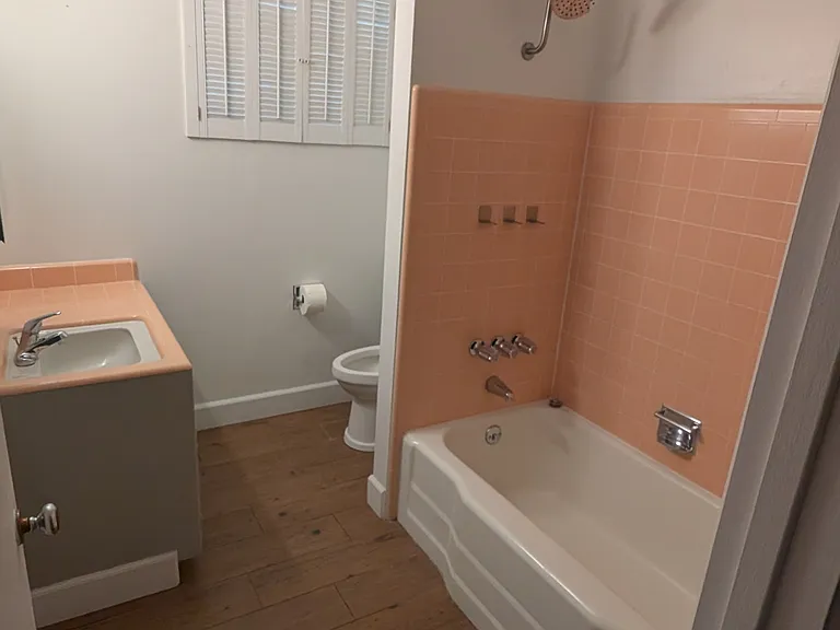 420 W Cheery Lynn Rd — Photo 18