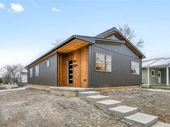 455 S Van Buren Ave, Barberton, OH 44203