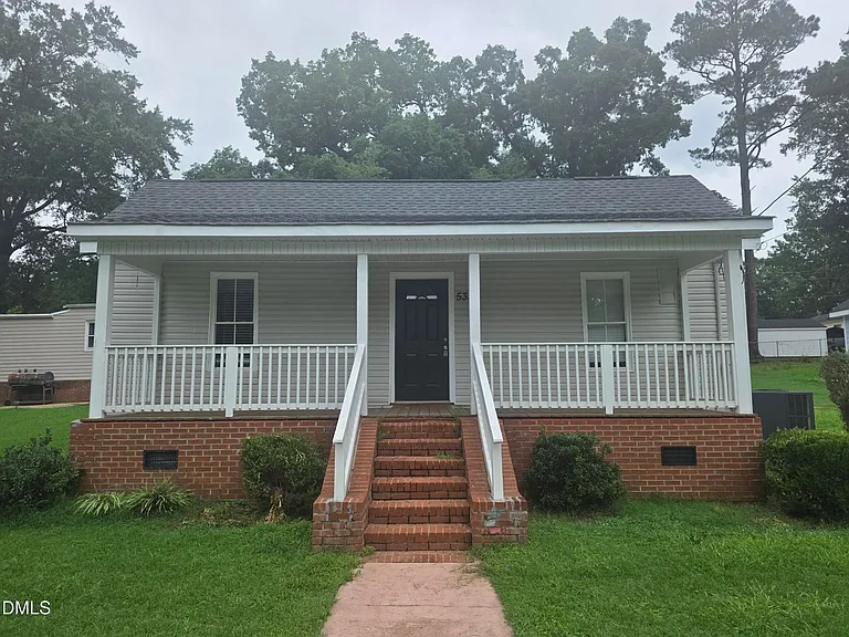 533 E Nelson Ave — Photo 1