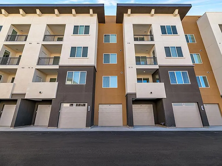 Kalon Luxury Apartments — Photo 32