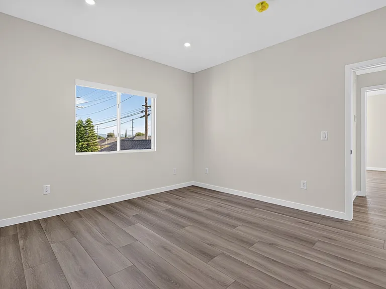 1809 N Avon St #201 — Photo 17