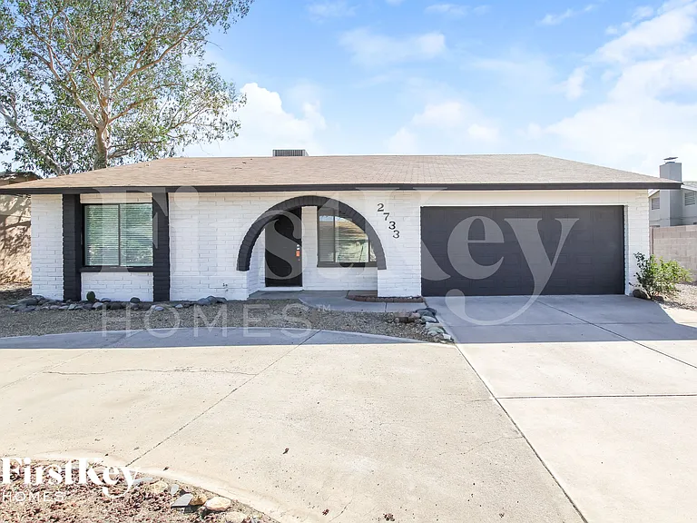 2733 W Villa Rita Dr — Photo 1