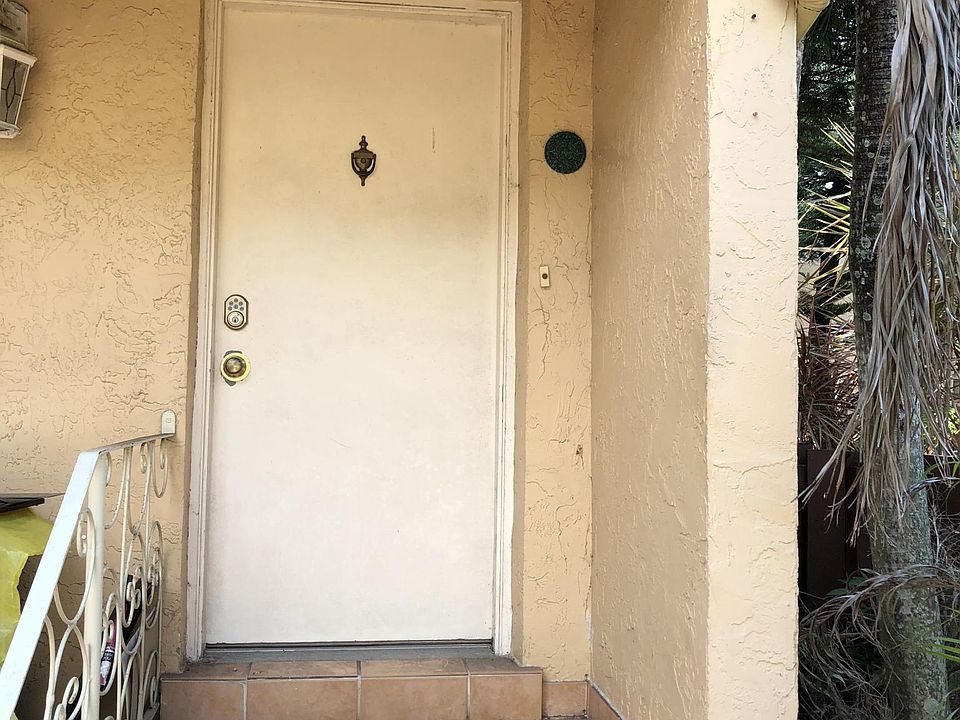 1st image of 301 W Park Dr APT 206
