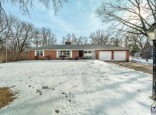 335 NW 50th St, Topeka, KS 66617