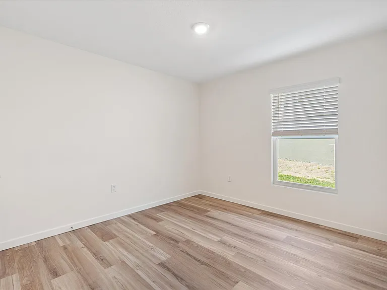 Second bedroom by the front