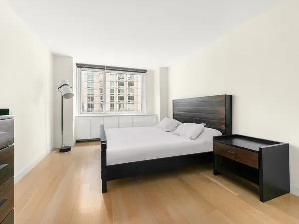 301 West 53rd Street image 4 of 8