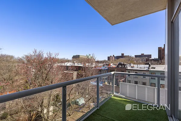 Sold by (Legacy) Elegran | media 4