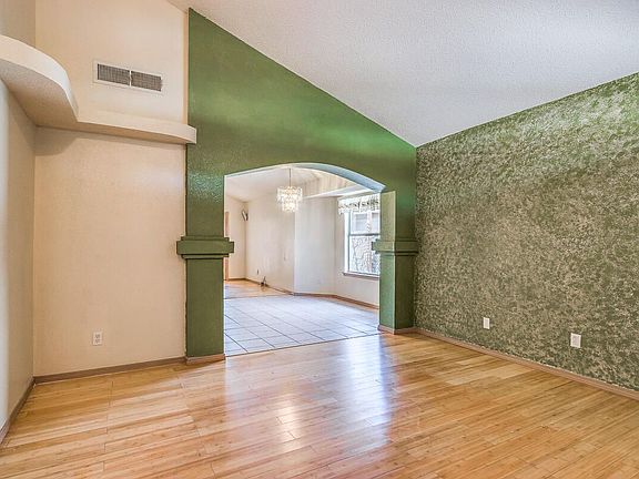 5th image of 10236 Valle Del Mar Dr