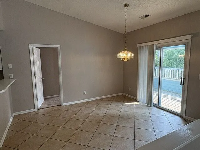 120 Breezewood Dr — Photo 21