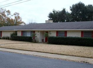 1301 Shawnee Trl, Henderson, TX 75654