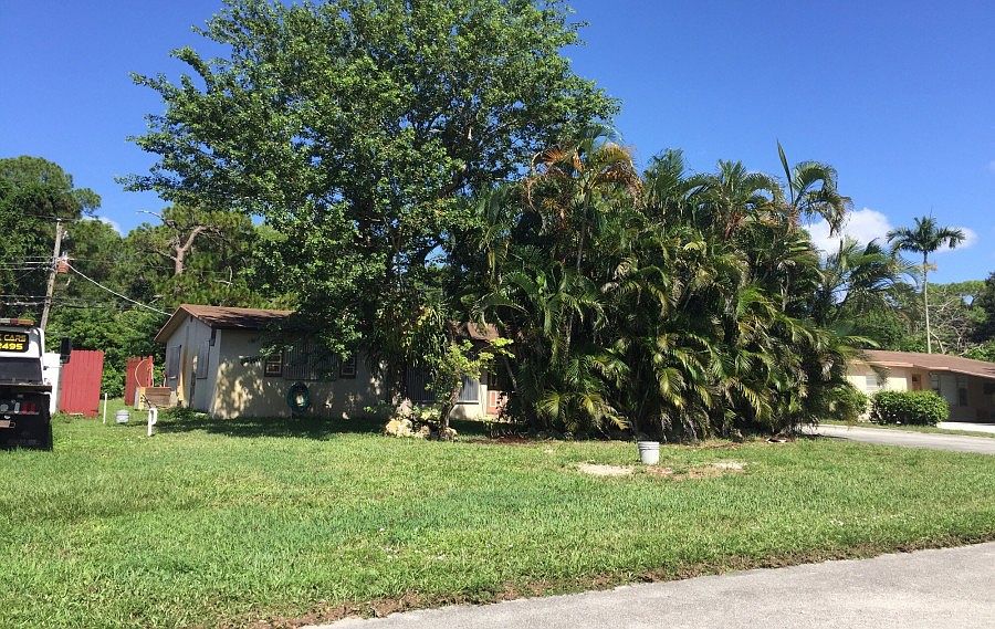 2nd image of 847 Arlington Dr