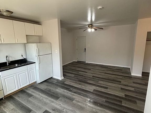 4th image of 6243 S Ashland Ave APT 303