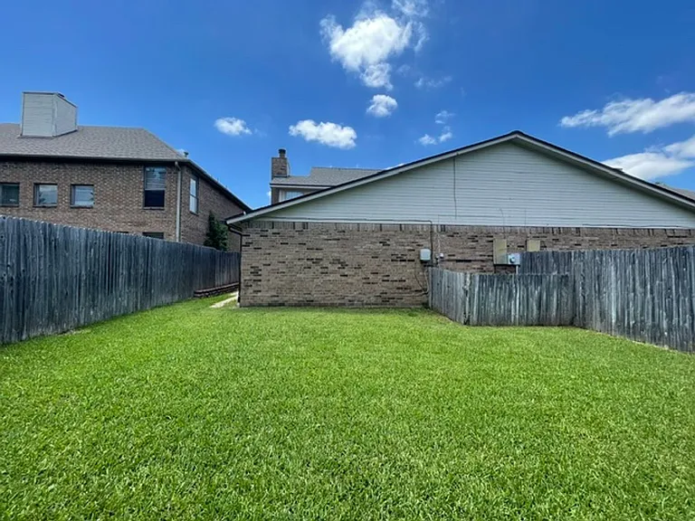 1226 W Hudgins St — Photo 30