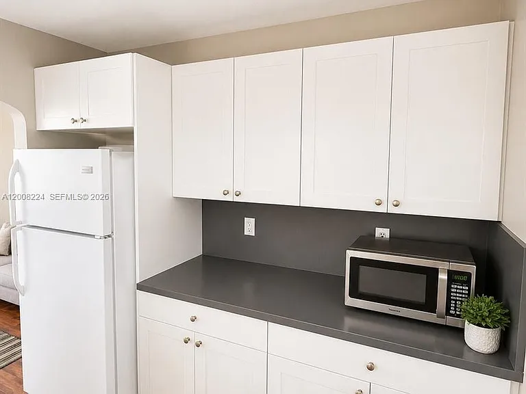 375 SW 19th Ave #1 — Photo 27