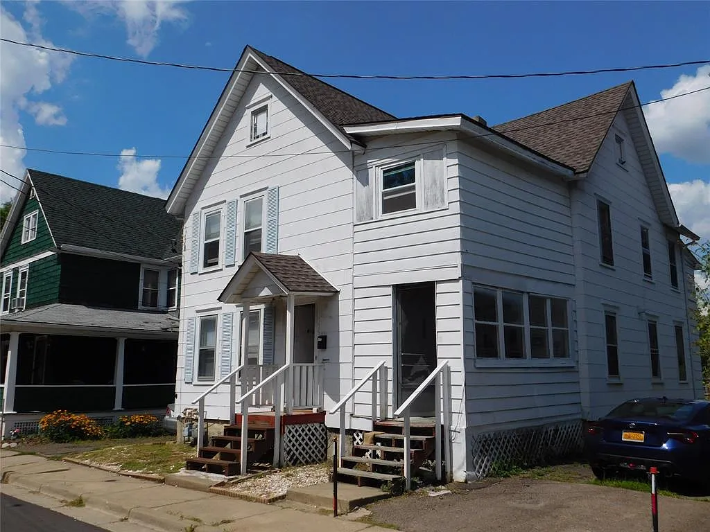 4 King Ave photo 1
