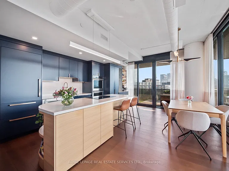 21 Lawren Harris Sq #904 — Photo 14