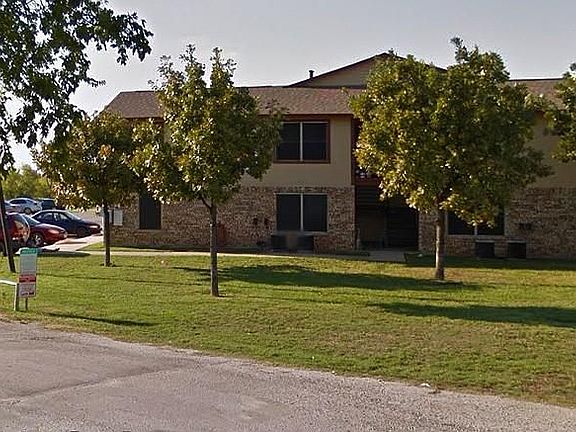 2nd image of 513 N Pecan Creek Trl